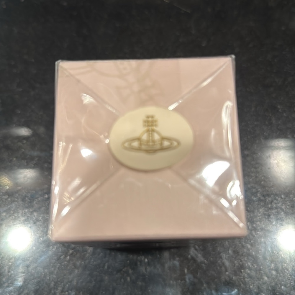 NIB Vivienne Westwood  Boudoir Eau de Parfum 
1.0 oz  natural spray - Picture 4 of 6